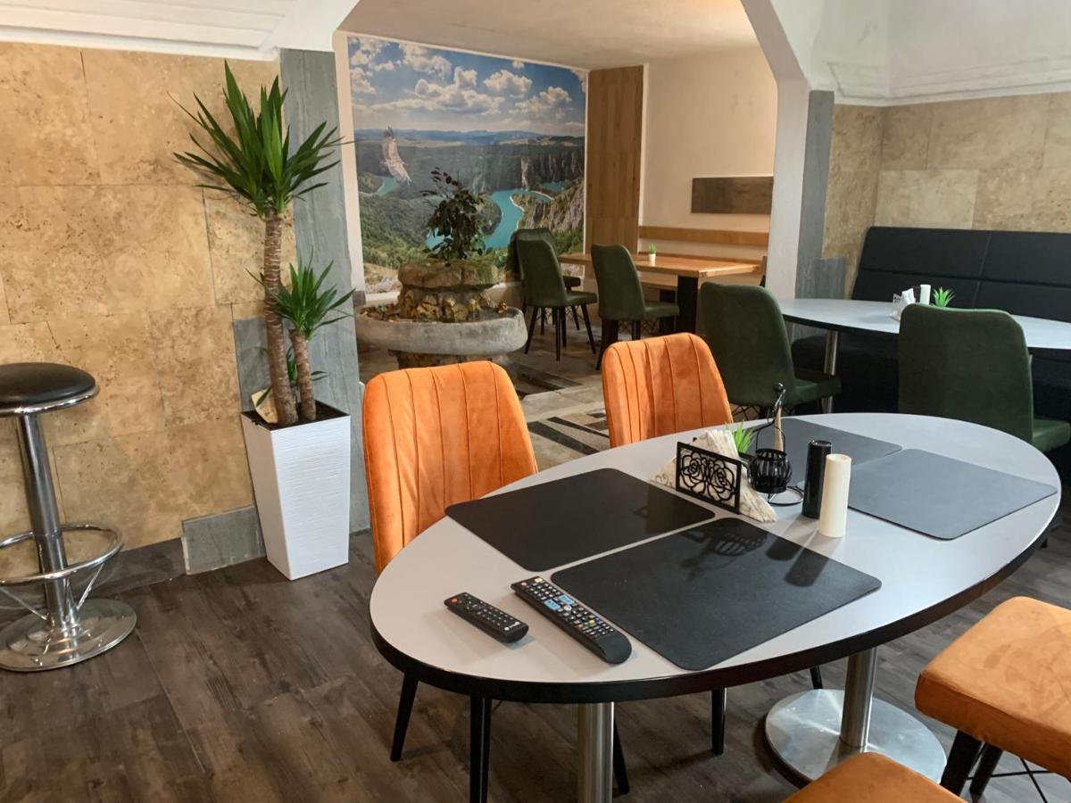 Apartmani & Restoran -S O K O- Sjenica Kültér fotó